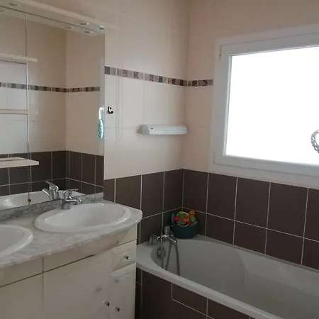 Hébergement de vacances Maison 100M2 A 10 Minutes De La Mer